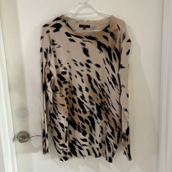 FATE Distressed animal print 100% cotton sweater top like new M - Picture 3 of 11